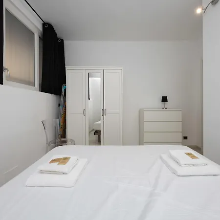 דירה Spacious 70 Mq Self Check-in ,free Parking, San Siro מילאנו