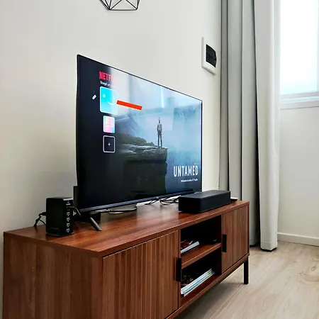 Fantastic Flat Famagosta Area, Forum, Parking, Netflix Milan