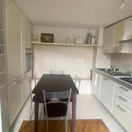 Artist S 80 Mq With Garden And Palm Tree Apartment Milan