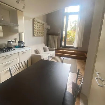 Artist S 80 Mq With Garden And Palm Tree * Milano