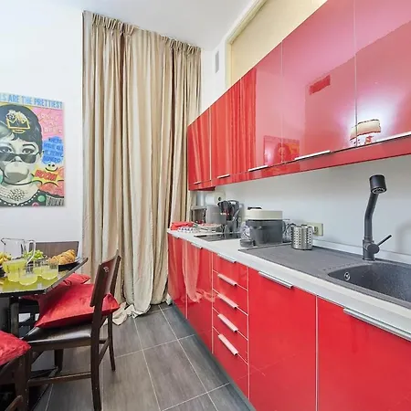 Eleganza E Design In Pieno Centro, 10min Dal Duomo Milan