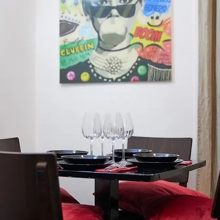 Apartment Eleganza E Design In Pieno Centro, 10min Dal Duomo Milan