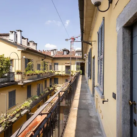 Bilocale Milanese Vicino Paolo Sarpi - Mirable Pm Milán