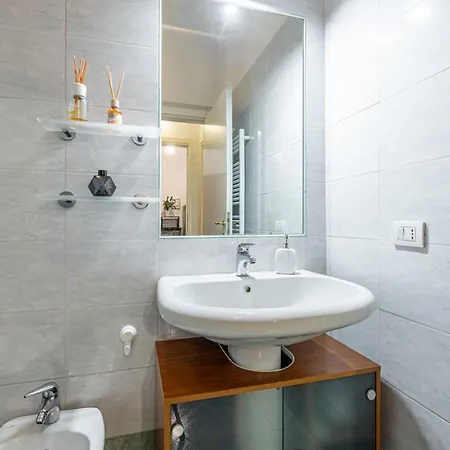 아파트 Deluxe & Elegant With Comfort And View 밀라노