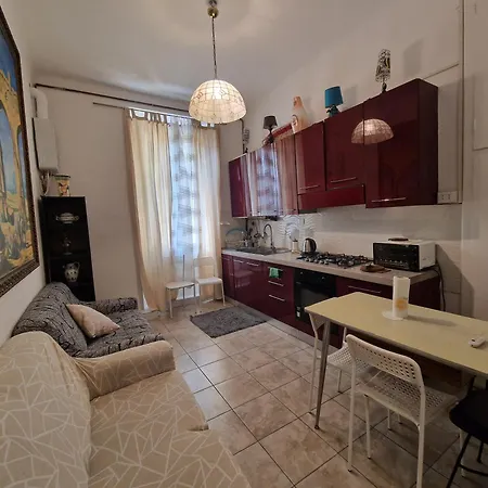 Apartment House In The Center-casa Nel Centro Della Citta *