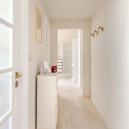 Апартаменты Bright And Modern 2 Double Bedrooms Bocconi Милан