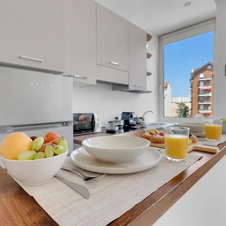 아파트 Navigli - Porta Ticinese - Luminoso Monolocale