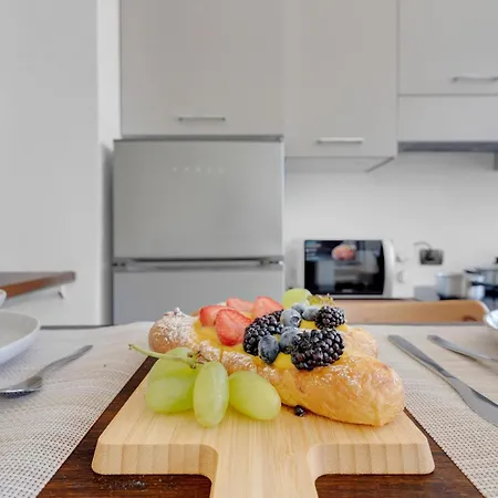 Navigli - Porta Ticinese - Luminoso Monolocale 아파트 *