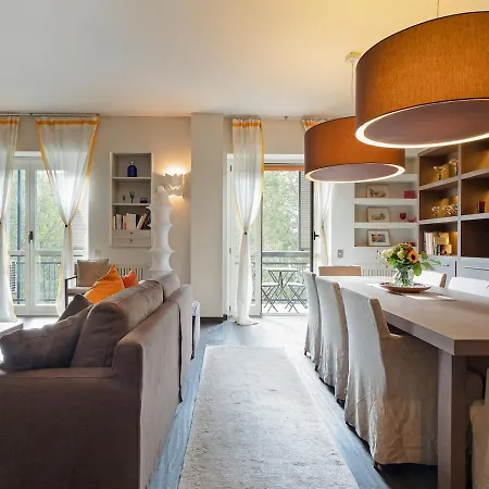 Stylish And Bright In The Center Of Apartment *