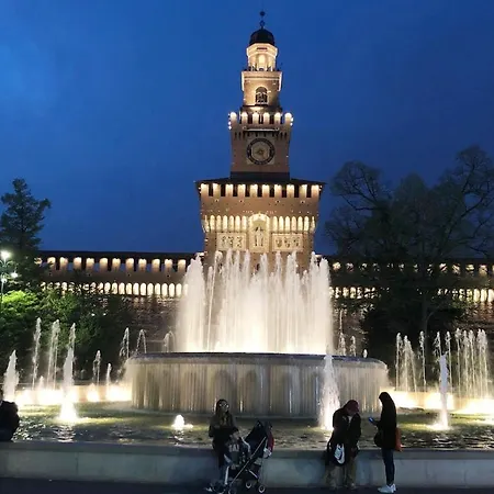 Stylish And Bright In The Center Of Apartment