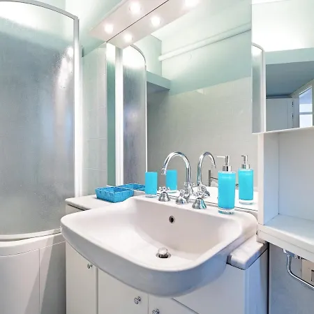 Apartment Stylish And Bright In The Center Of