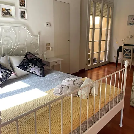 Apartman Charming At The Columns Of San Lorenzo