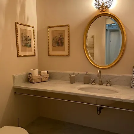 Charming At The Columns Of San Lorenzo Apartman *