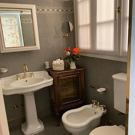 Apartman Charming At The Columns Of San Lorenzo