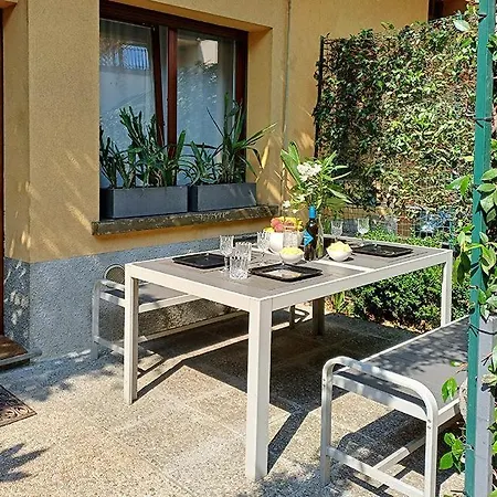 Apartmán Elegant Stylish House With Garden & Ac