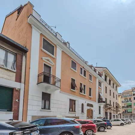Apartamento Easytopstay - Smart & Cozy Bocconi Milán