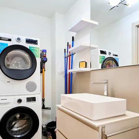 Design Loft With Private Garden - Portello דירה