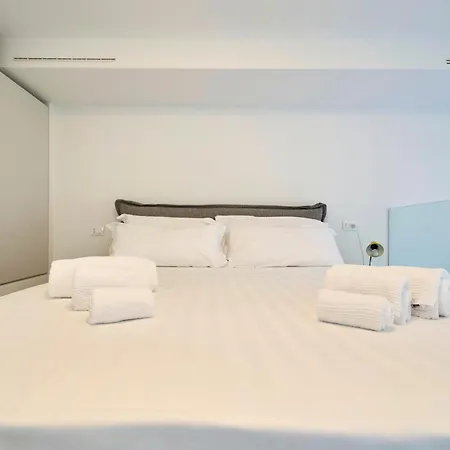 Design Loft With Private Garden - Portello