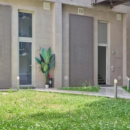 شقة Elegant Loft With Hidden Garden Oasis - Portello ميلان