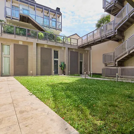 Elegant Loft With Hidden Garden Oasis - Portello * ميلان