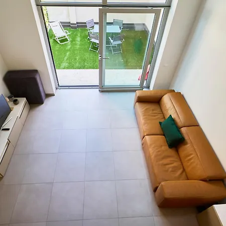 Design Loft With Private Garden - Portello