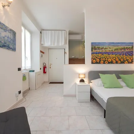 Ihost - Premuda 17 ミラノ