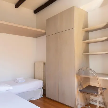 Apartament Youhosty - Nerino 10 *