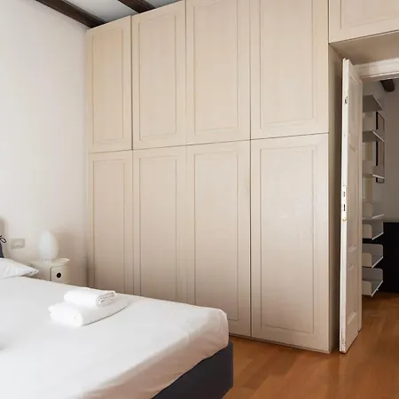 Youhosty - Nerino 10 * Milano