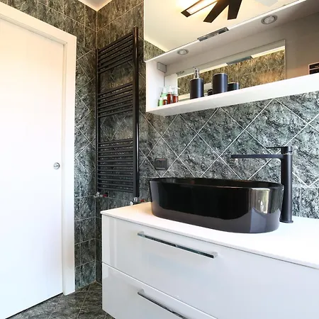 Evasione Sul Naviglio * ميلان