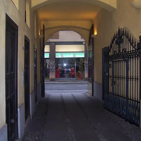 Bilocale Milanese Vicino Paolo Sarpi - Mirable Pm Milán