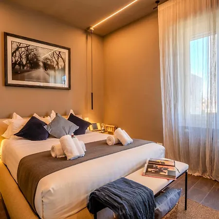 Apartament Lussuoso Attico Con Terrazza, Vicino Metro, Duomo, Fondazione Prada