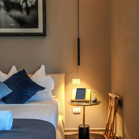 Apartament Lussuoso Attico Con Terrazza, Vicino Metro, Duomo, Fondazione Prada Mediolan