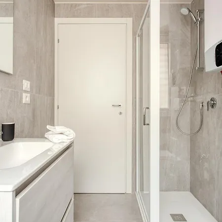 公寓 Hostmate - - Imperia's Nest - Romolo Iulm 米兰