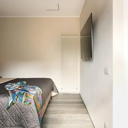アパート Readhostprofile! Luxury Penthouse Near Duomo ミラノ