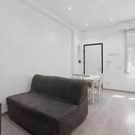 Lambrate Flat Apartment *