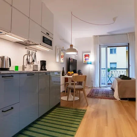 Emotion 716 E Sei A Casa! מילאנו