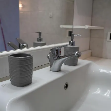 Washington - Aria Condizionata E Balcone 15min Dal Duomo Milão