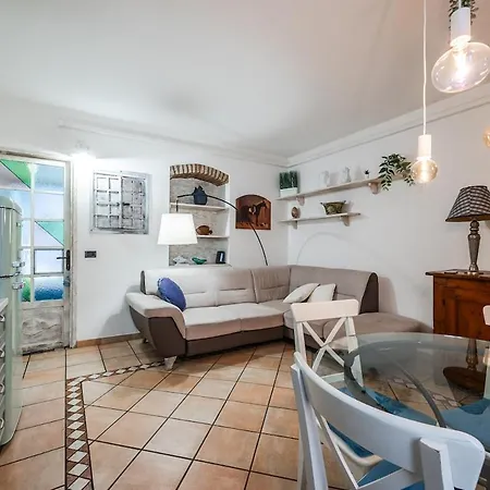 アパート Savona Bilo13 Fashion Spot Metro A 5 Minutes Wifi And Ac ミラノ