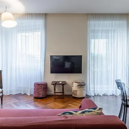 Magenta32 Charme Milaan