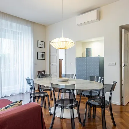 Magenta32 Charme * Milaan