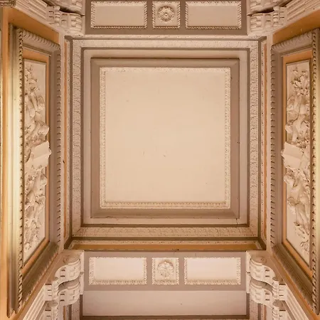 Charm House In The Heart Of - Porta Venezia Apartment *