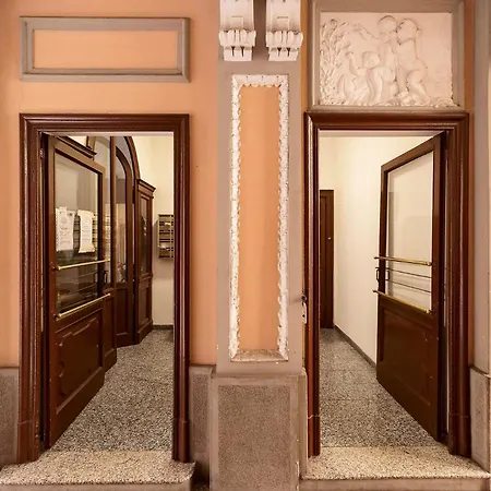 Charm House In The Heart Of - Porta Venezia Apartment