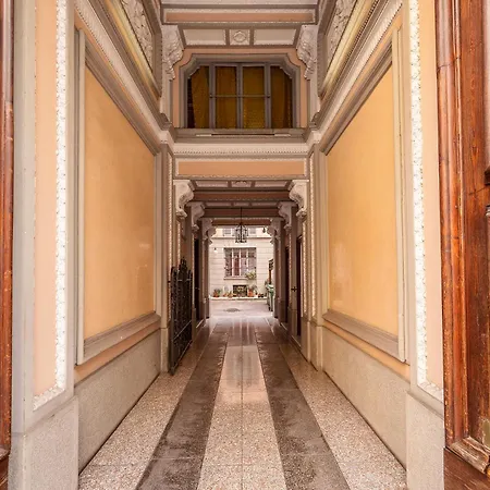 Charm House In The Heart Of - Porta Venezia Apartment