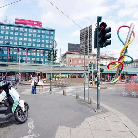 Cadorna Prestigious - Modern Architecture In Front Of The Station * Milan