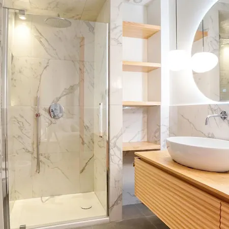 Cadorna Prestigious - Modern Architecture In Front Of The Station