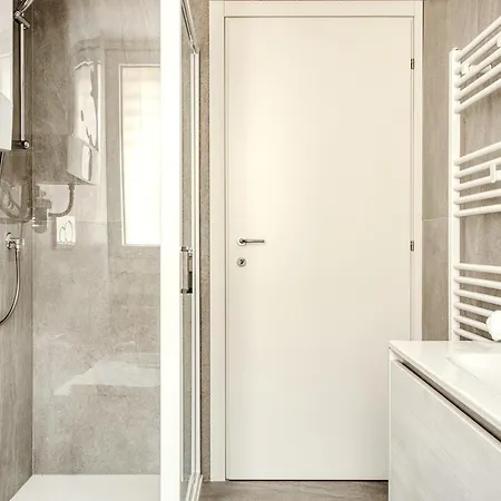 Hostmate - - Imperia's Serenity - Romolo