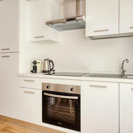 Hostmate - - Imperia's Serenity - Romolo Milan