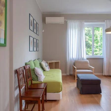 Luxury - Sambuco 5 * Milan