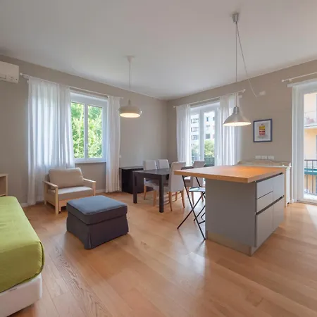 Luxury - Sambuco 5 Milánó