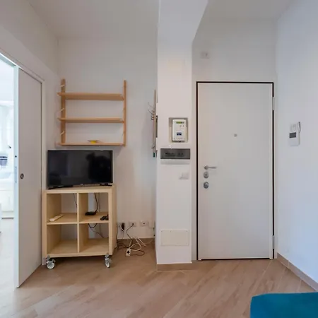 Homelovers Simple Quite Flat Sarpi Sempione Mm5 Gerusalemme Apartament